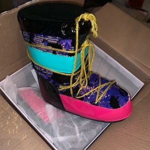 Sequin snow boots